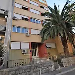 Room & Studio In The Centre